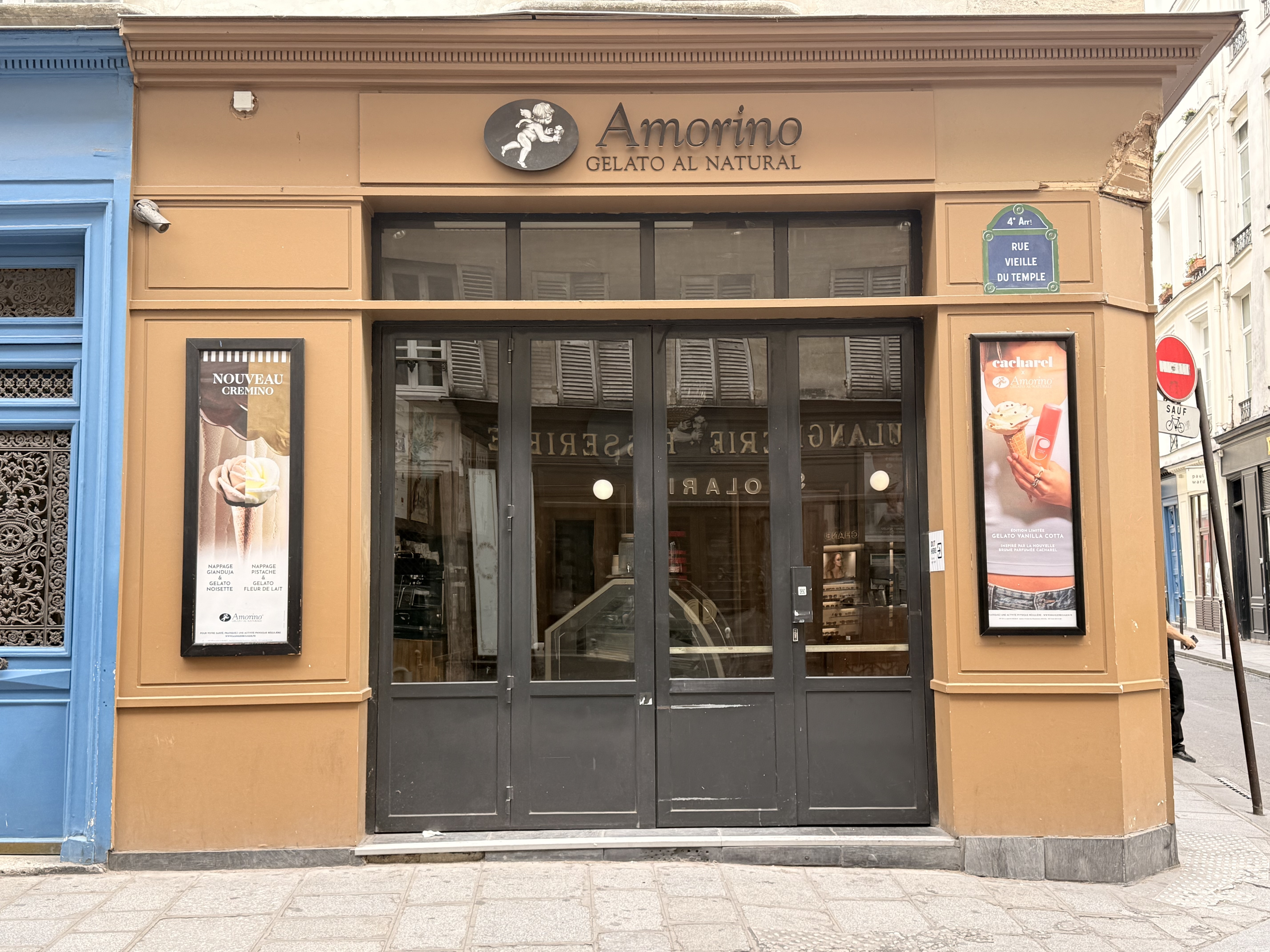 Amorino gelato shop in Le Marais